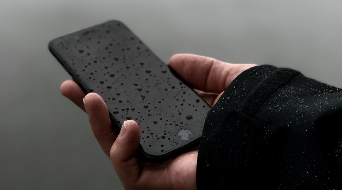 Save your iPhone from monsoon rains: Here's how | Technology News,The Indian Express - Vimarsana News