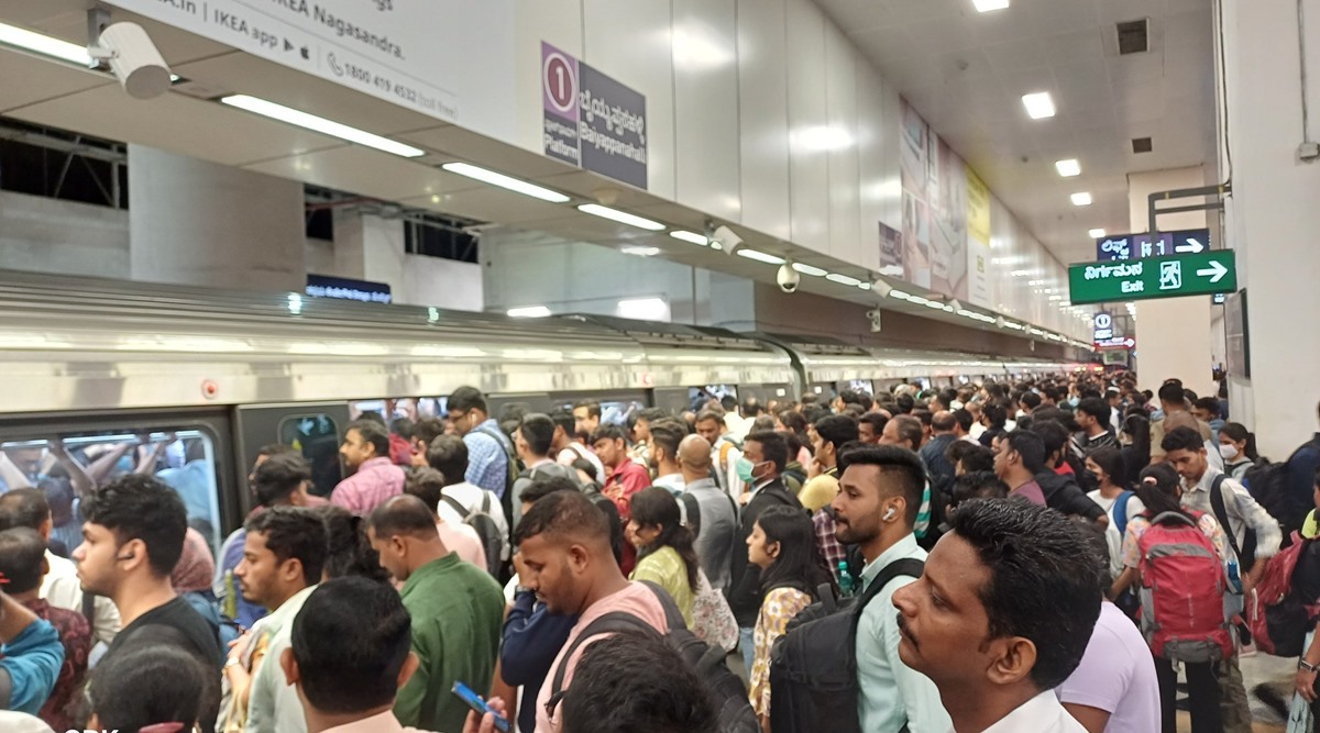Technical snag hits Bengaluru Metro's Purple Line, BMRCL says 'can rectify  issue only at night' | Bangalore News - 