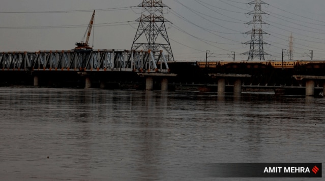 yamuna level rises, floods