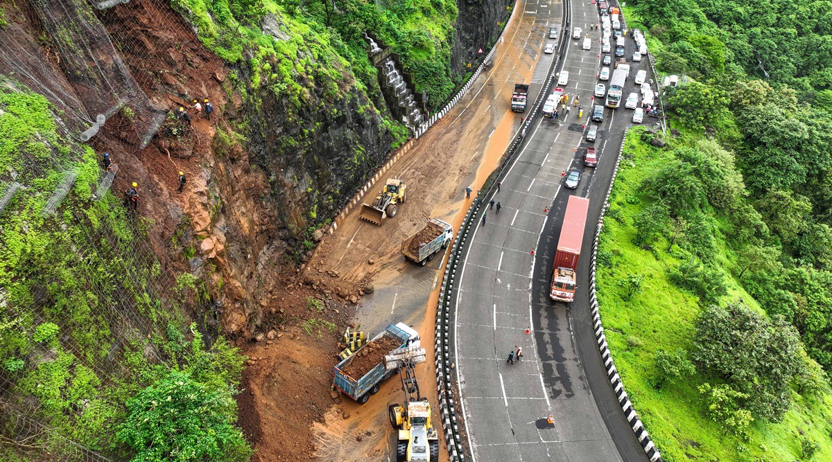 Landslide In Adoshi Blocks Traffic On Mumbai Pune Expressway For Hours Pune News The Indian