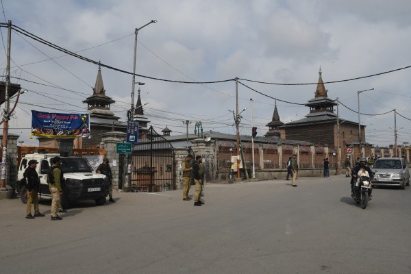 Jammu and Kashmir, Jammu and Kashmir Mosque, Jama Masjid, History of Jamia Masjid, Jammu and Kashmir, Srinagar Eid-ul-Adha, Eid-ul-Adha, What is Anjuman Awqaf, Kashmir Valley News, Indian Express, Indian Express News