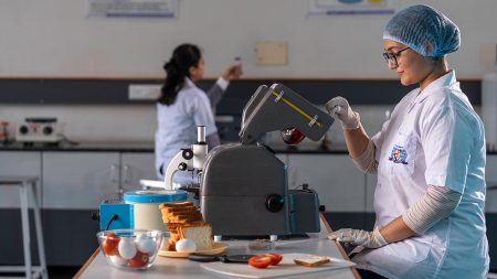 Master’s programs with Parul University’s Faculty of Applied Science: The endeavour to disseminate a keen knowledge of science