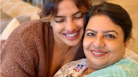 Priyanka Chopra with mother Madhu