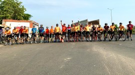 cycling, Delhi Cyclists, DELHI cycling, Pedalling away, Gurgaon-Faridabad toll plaza, indian express news