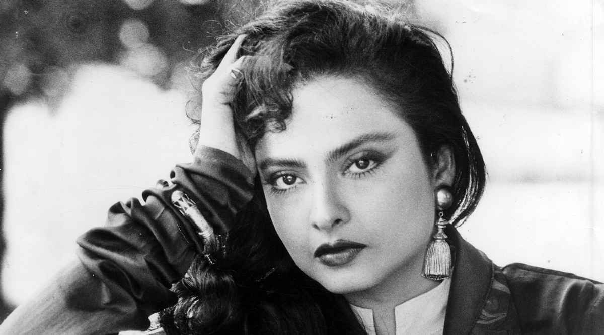 Rekha Ka Bf Video - Rekha on mother Pushpavalli's profound influence on her: 'She taught me the  grace of living' | Bollywood News - The Indian Express