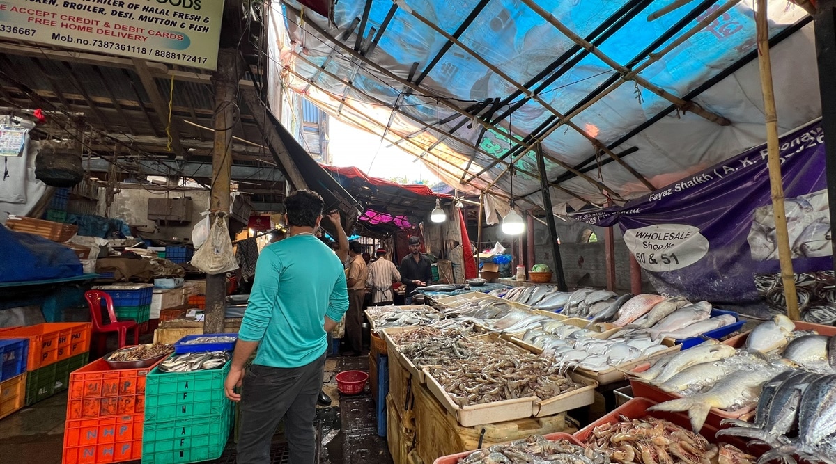 Renovation of Pune’s iconic Shivaji Market misses deadline, traders say ...