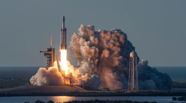 SpaceX Falcon heavy rocket