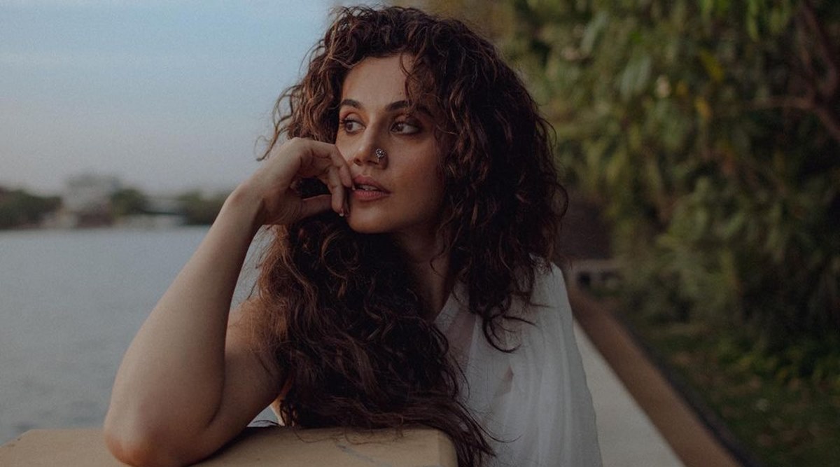 Taapsee Pannu shares opinion on 'Bollywood camps' after Priyanka