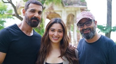 Vedaa film team