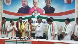 Amul director Juvansinh Chauhan, Amul director returns to Congress, chauhan rejoins Ccongress, Gujarat Congrss, Shaktisinh Gohil, GujarAT bJP, INDIAN EXPRESS, INDIAN EXPRESS NEWS