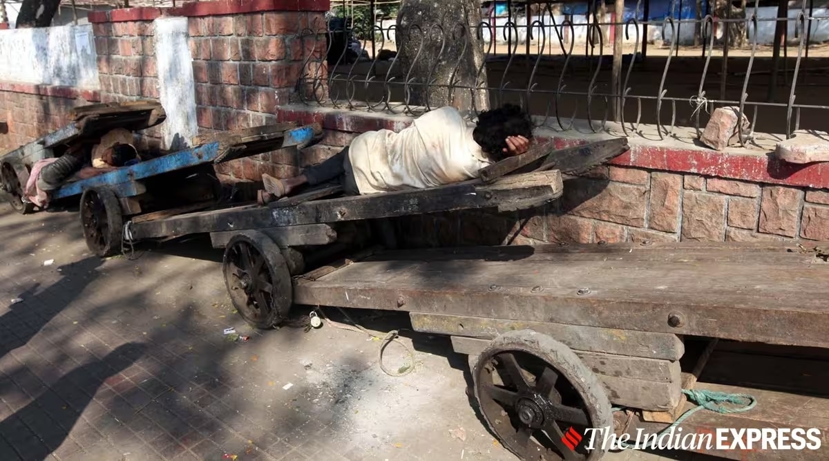 Waste strewn near temple, VMC’s BJP corporator seeks eviction of