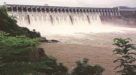 Ukai dam, Water level rises in Ukai dam, Ukai dam Water level rises, Ahmedabad news, Gujarat, Indian Express, Current affairs