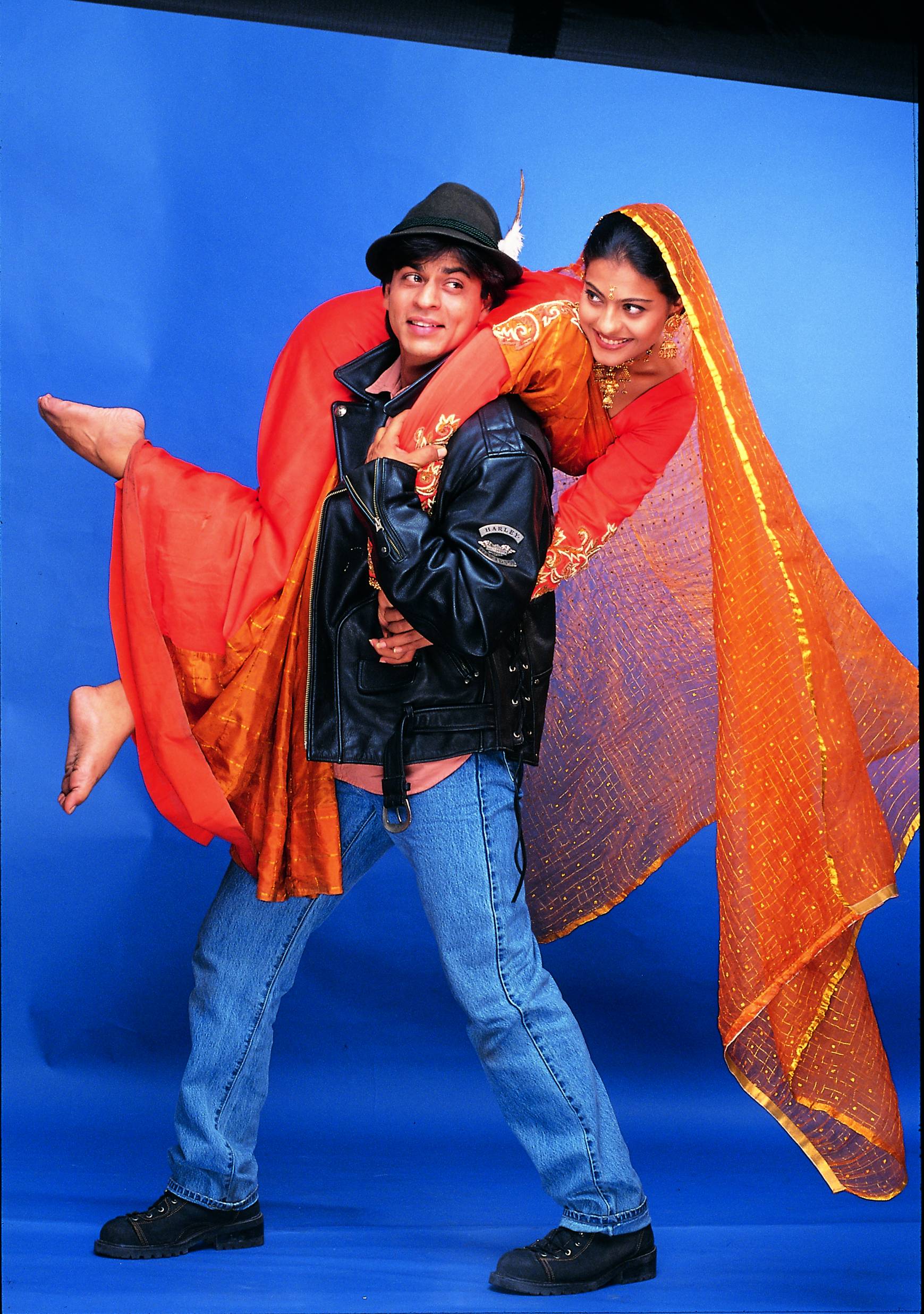 Must Read! Fans notice this uncanny resemblance between Dunki and Dilwale  Dulhania Le Jayenge