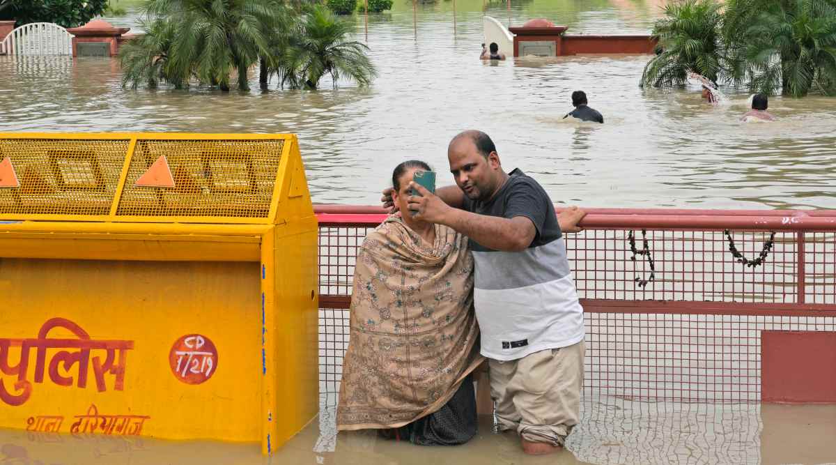 No Selfies Please: Delhi CM Kejriwal Asks Citizens Not To Visit Flooded ...