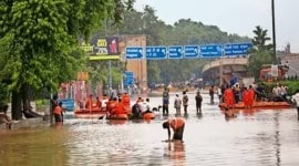 Delhi kshmere gate flood, kashmere gate waterlogging, Kashmere Gate ISBT, Kashmere Gate ISBT news, Delhi yamuna water level, indian exprses, india express news