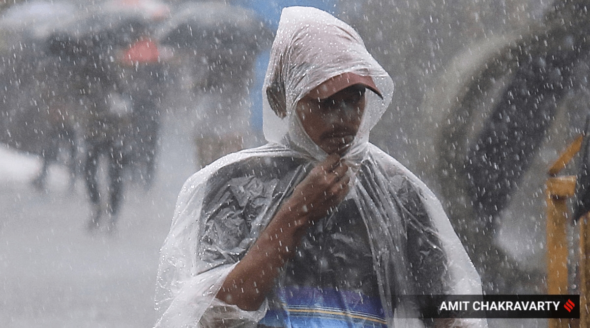 Mumbai Monsoon Live Updates: Mumbai city and suburbs saw intermittent rain on Friday.