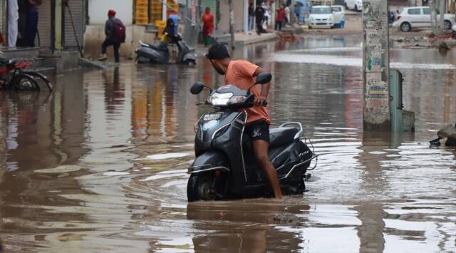 Haryana flood, haryana Floodwaters, Haryana relief work, haryana waterlogging, Haryana Medical camps, disease outbreak, indian express, indian experess news