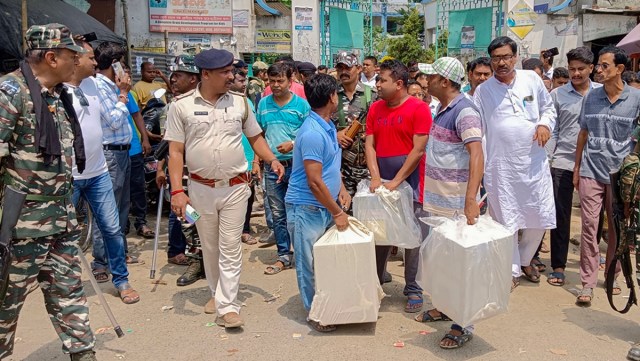 bengal Panchayat Poll vilence, West Bengal Panchayat polls, Calcutta HC, Poll violence police probe, Kolkata village boycott voting, bengal poll violence death toll, indian expres news
