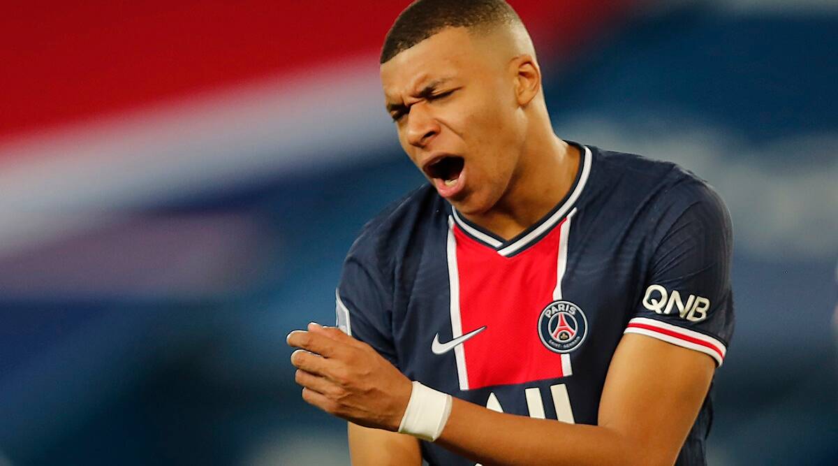 Kylian Mbappe France Poses World Cup Trophy France Defeated Croatia – Stock  Editorial Photo © ChinaImages #234413758