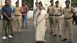 Mamata banerjee, mamata met Governor CV Ananda Bose, finance Bills, parliament monsoon session, west bengal news, indian express news