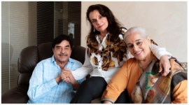 Mumtaz attended Shatrughan Sinha and Poonam Sinha's wedding anniversary party. (Pic: Shatrughan/Instagram)