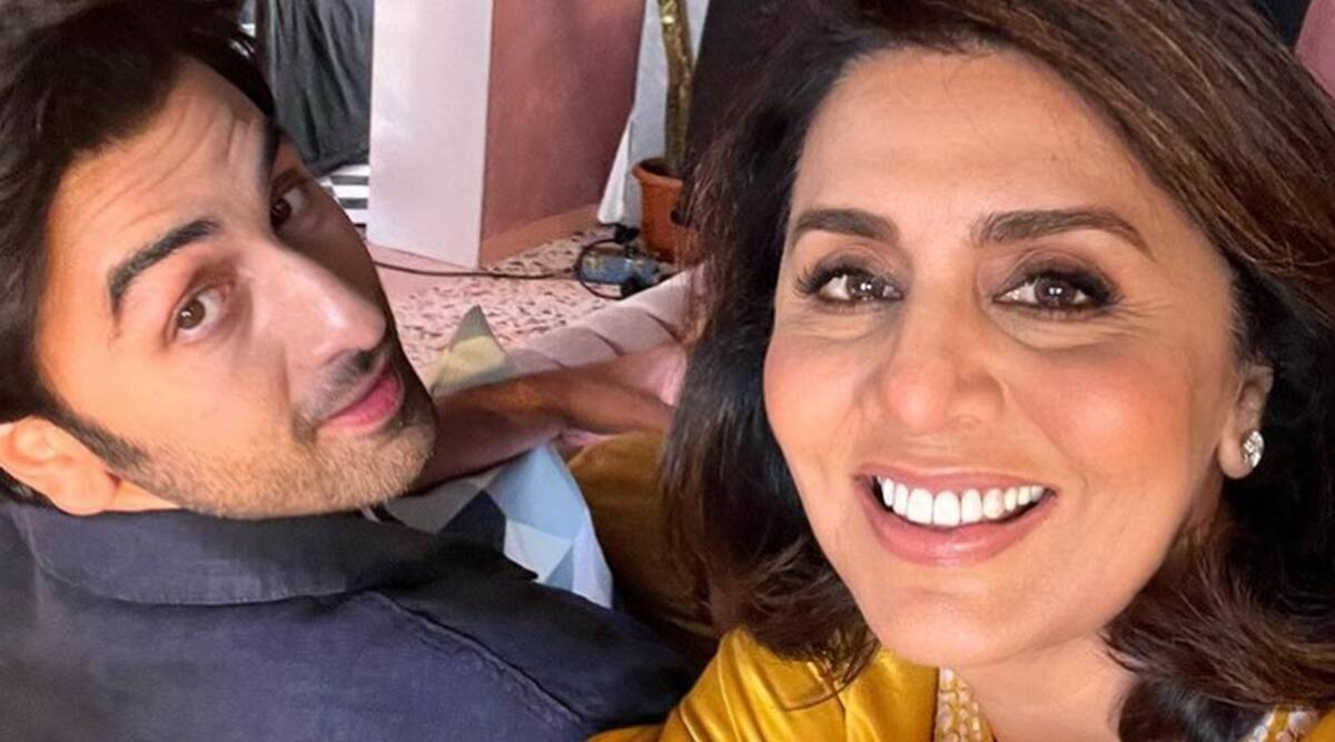 Ranbir Kapoor ensures paparazzi don't ruin his birthday surprise for mom  Neetu, requests them to not post his airport pics. Watch | Bollywood News -  The Indian Express