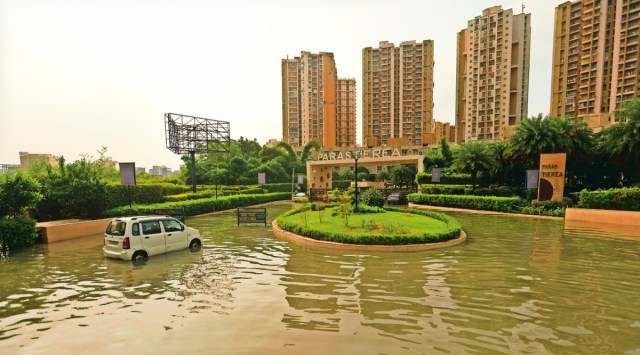 River Yamuna water level, yamuna, delhi yamuna river, Yamuna water level rises, chandigarh, haryana news, Delhi news, New Delhi, Indian Express, current affairs