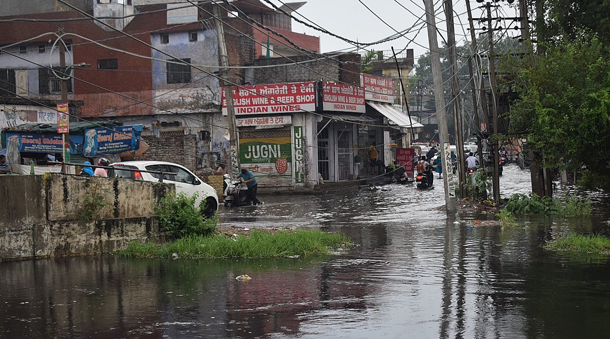 Ludhiana: Polluted stream Buddha Nullah overflows after heavy rains ...