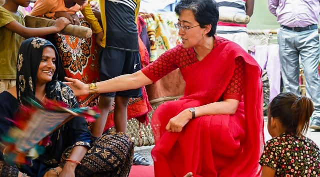 Atishi visits flood relief camp