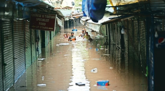 River Yamuna water level, yamuna, delhi yamuna river, Yamuna water level rises, chandigarh, haryana news, Delhi news, New Delhi, Indian Express, current affairs