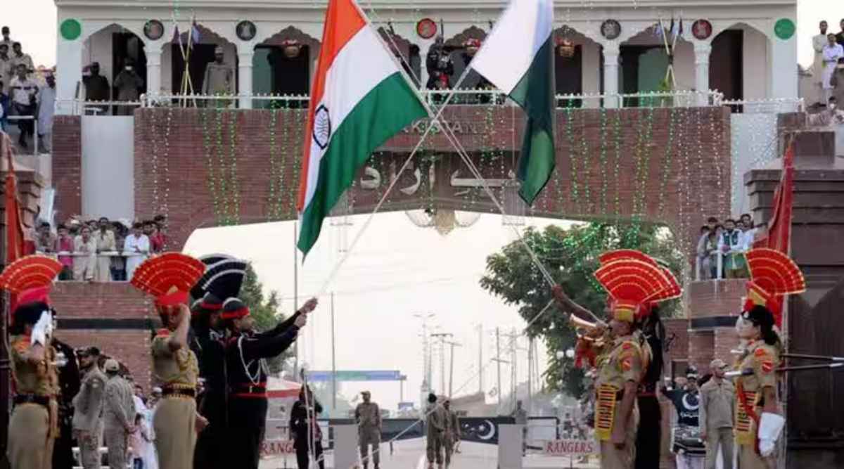 No lights to Wagah border leave tourists in the dark - Vimarsana News