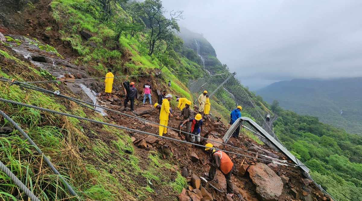 Western Railway boulders remove Lonavala