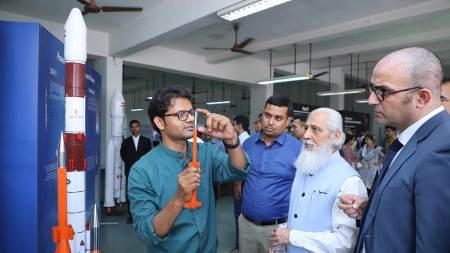 Enroll-in-Parul-University's-M.Tech-Program resized