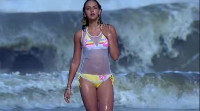 Esha Deol, Dhoom