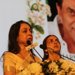 Hema Malini and Dharmendra's prayer meet