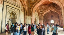 dELHI heritage walks, dELHI heritage walks SERIES, Instagram account kicked off, Khan narration, sweltering heat, Purana Qila, Sher Shah Suri, Emperor Humayun, WHO IS Rameen Khan, INDIAN EXPRESS NEWS