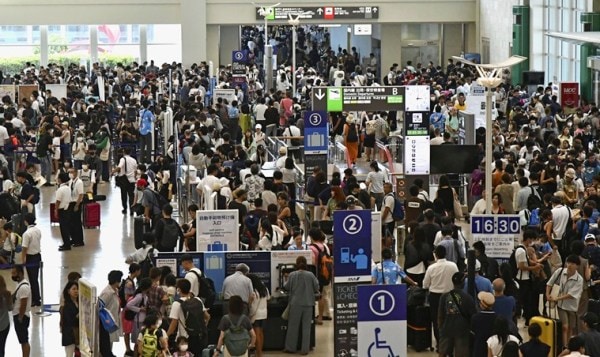 As Typhoon Khanun makes a U-turn, residents of Okinawa brace for ...