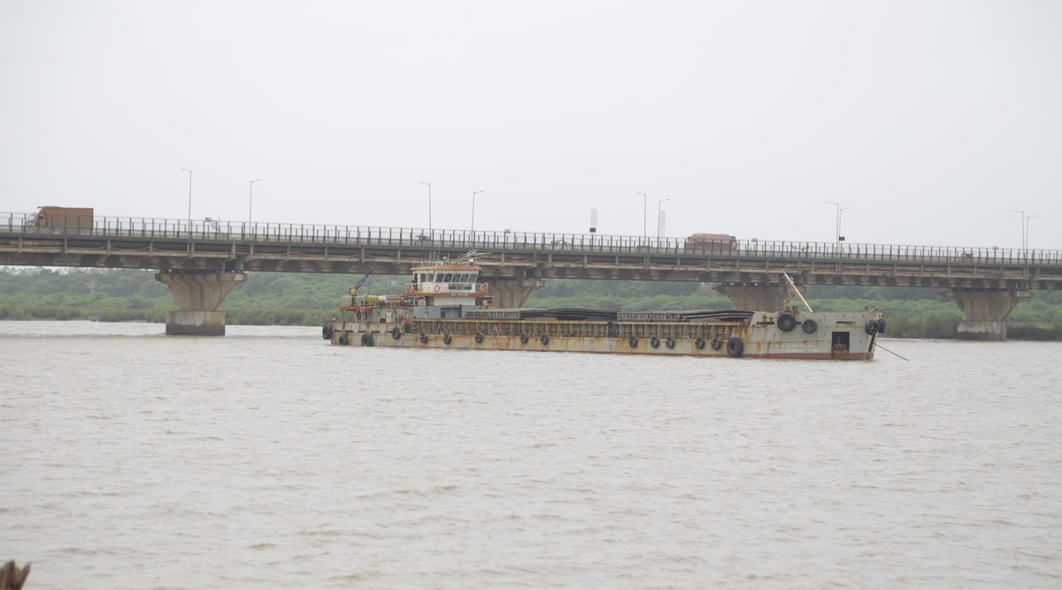 Loaded barge hits pillar of ONGC Bridge in Surat; no major damage, say