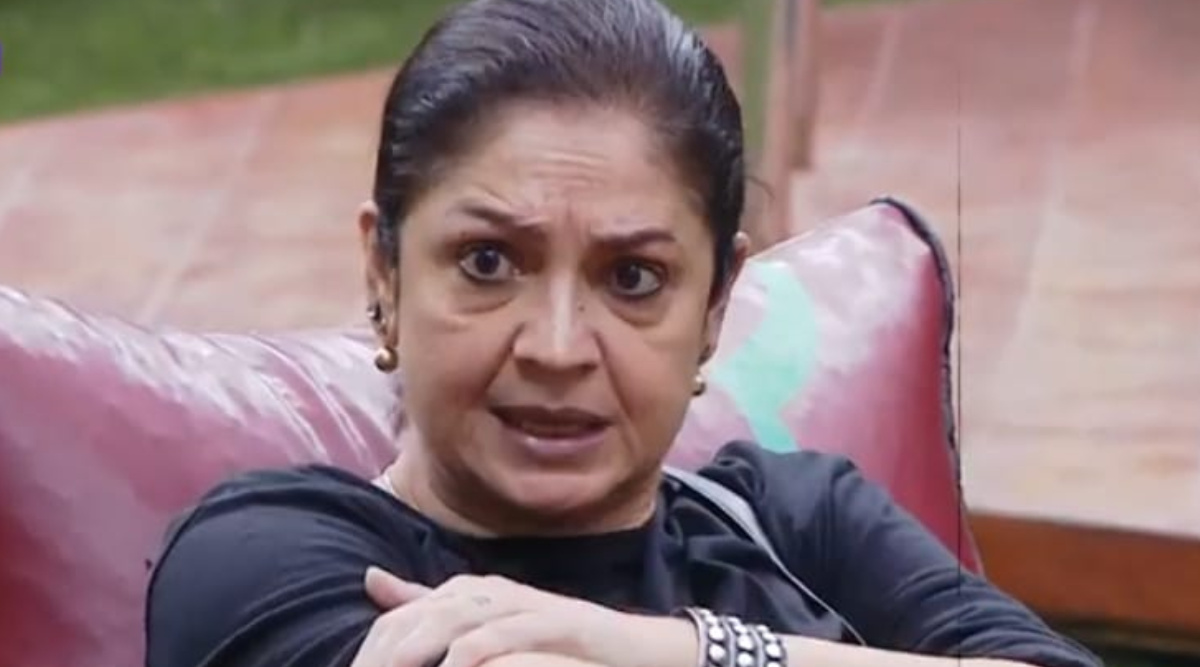 Pooja Bhatt tears up on Bigg Boss OTT 2 after losing to Abhishek Malhan ...