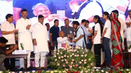 Smartphones, Internet for women: Rajasthan CM launches scheme