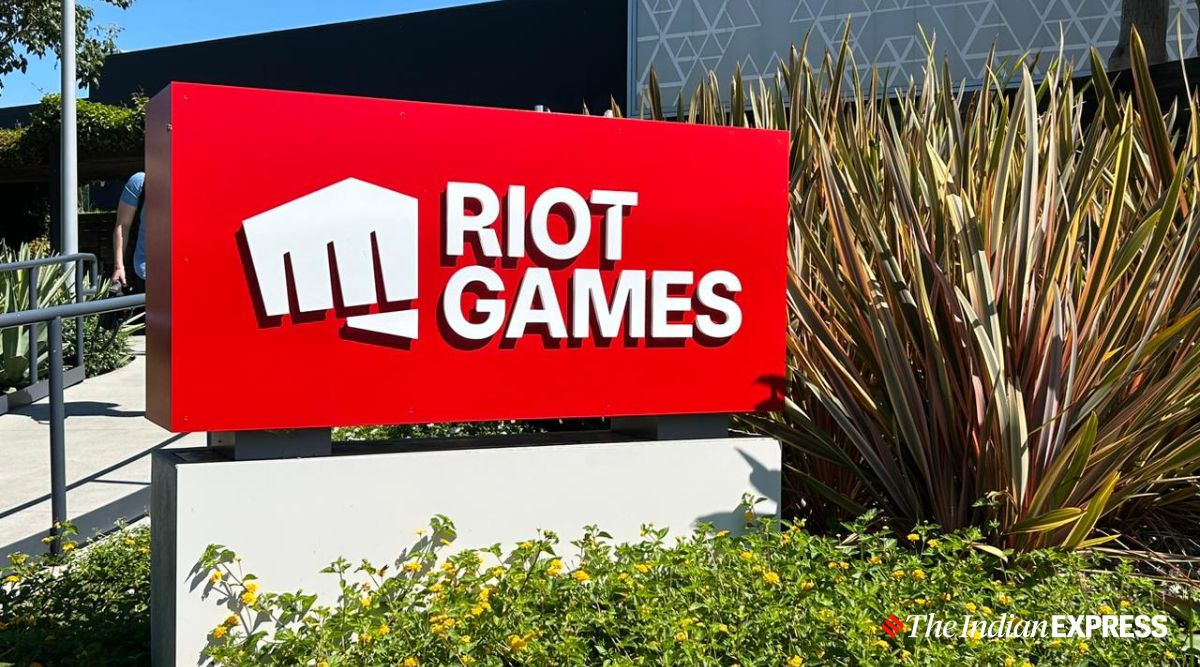 Download Riot games Logo