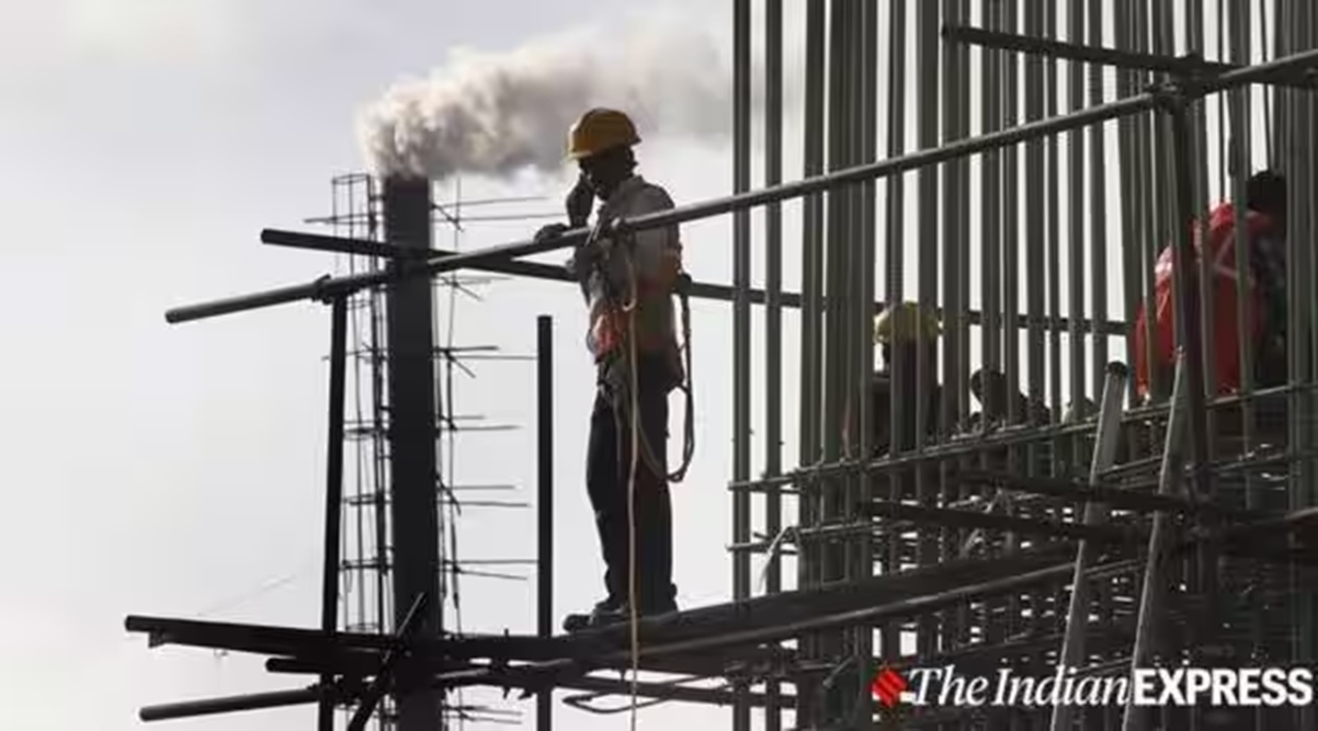 Two injured as scaffolding collapses in South Mumbai | Mumbai News ...