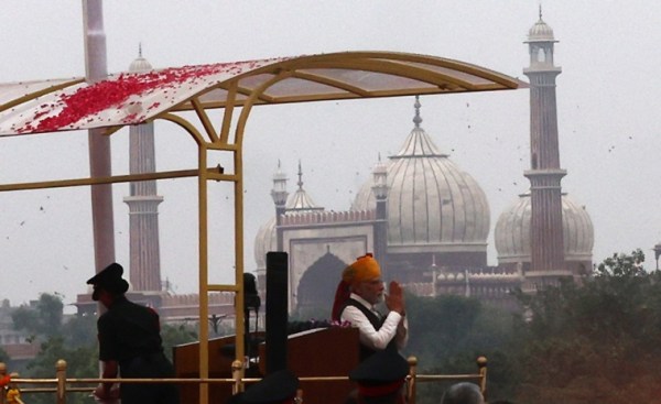 PM Modi at the Red Fort on August 15, 2023. In the background, the Jama Masjid is seen.