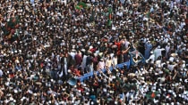 People gather in large numbers for the funeral of youth leader Sharif Osman Hadi. (Source: PTI)