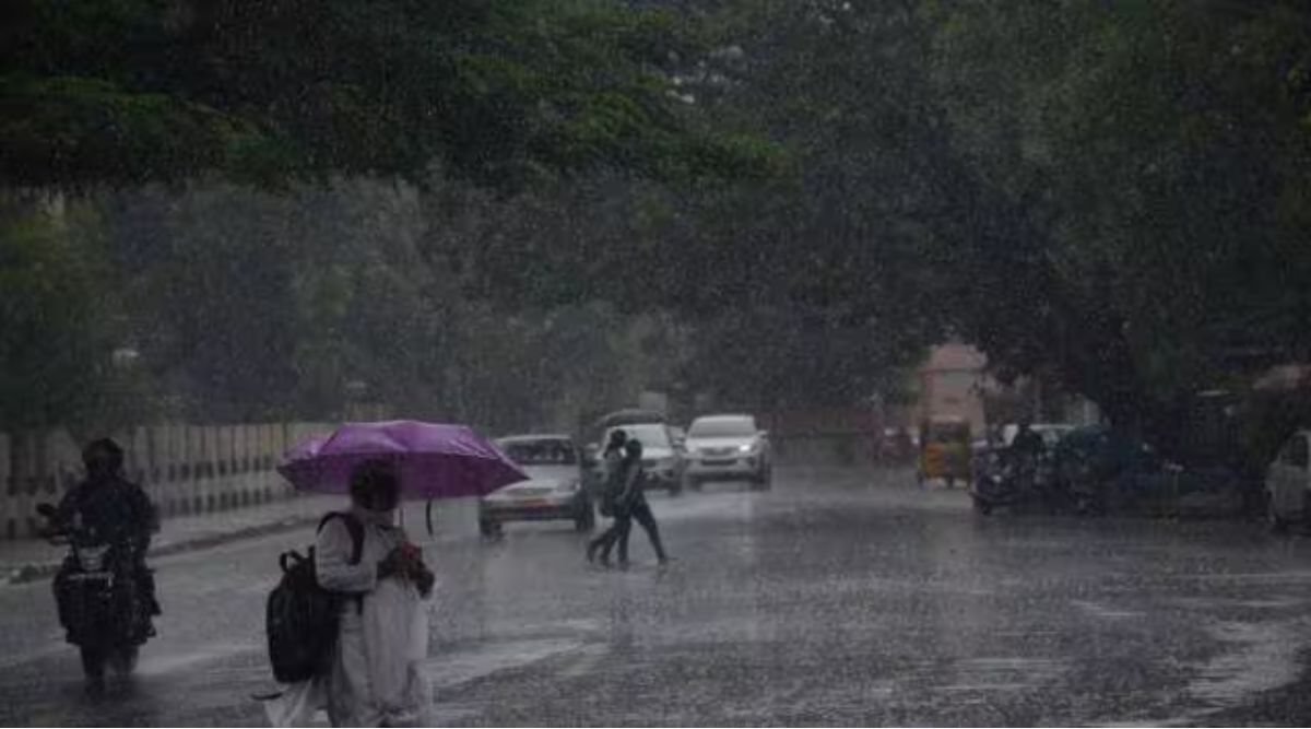 Heavy rainfall warning in 11 Tamil Nadu districts, Chennai to receive moderate showers | Chennai News
