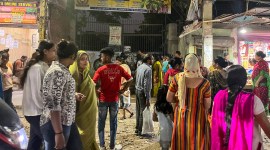 Delhi mcd school panic, MCD school, MCD school students in hospital, MCD school students hopsitalised, Nigam Pratibha Vidyalaya, Nigam Pratibha schools students hospitalised, gas leak railway line, gas leak students hospitalised, Delhi inderpuri, Delhi news, Delhi Indian Express