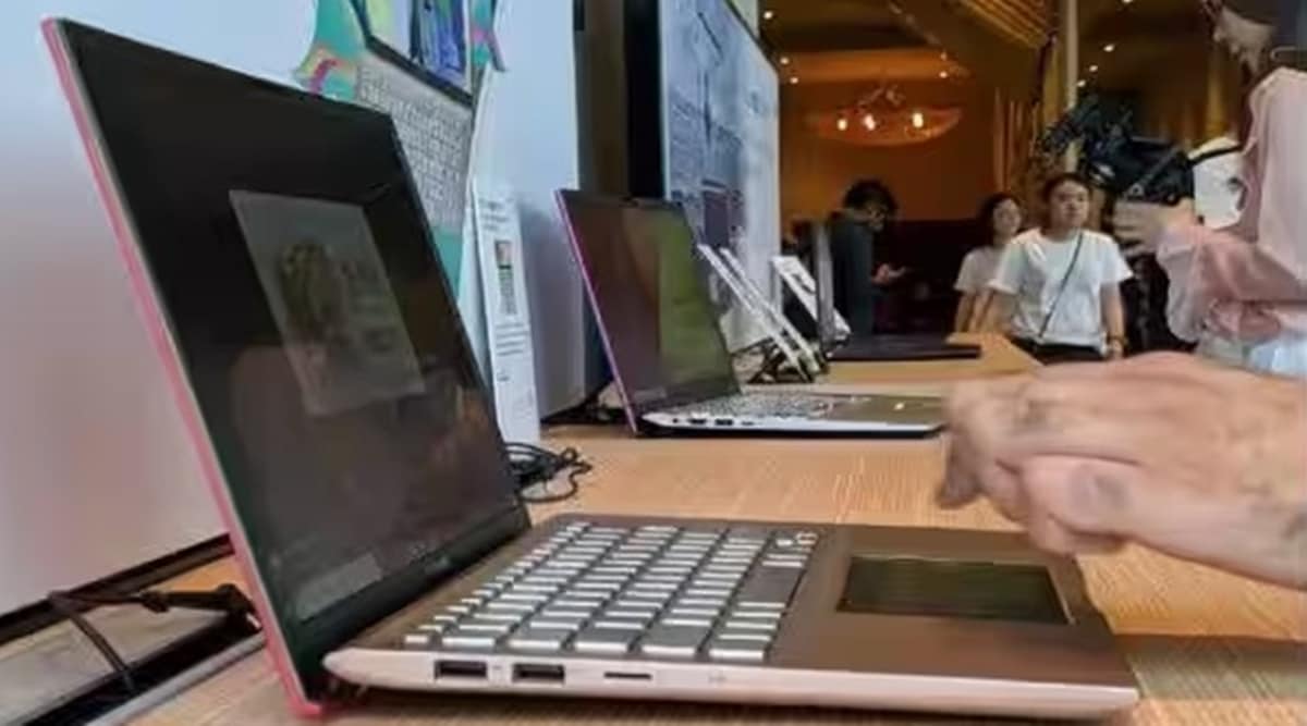 Bid to curb laptop imports IT ministry meets top tech hardware