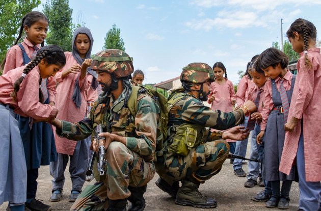 India Raju Reksha Raksha Bandhan 2023: Celebrations take place across the country ...