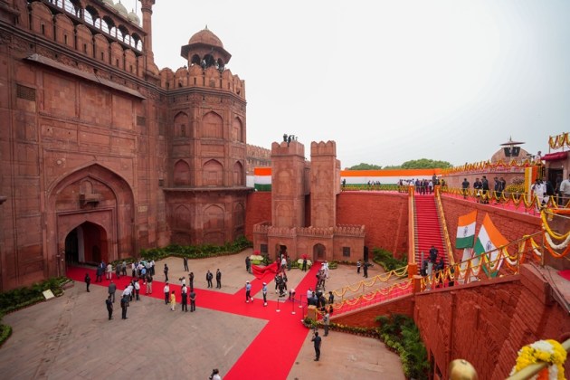 PM Modi delivers 77th Independence speech from ramparts of Red Fort ...