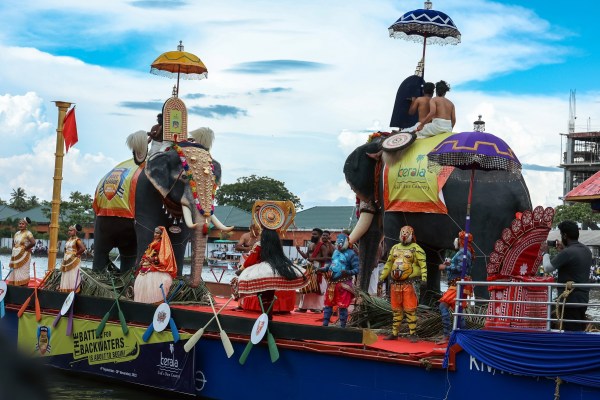 Catch A Glimpse Of Kerala’s Spirited Oars At Nehru Trophy Boat Race